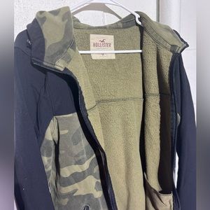 Men’s Medium Hollister jacket zip up. Green black and camo